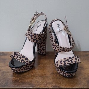 Qupid Spotted Animal Print Heeled Platform Sandals size 8
